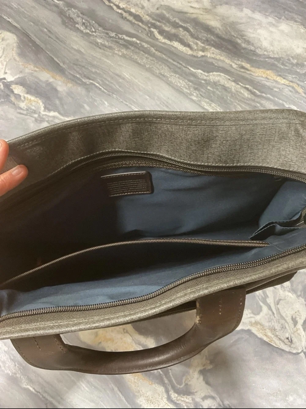 TUMI ALPHA 2 Slim Deluxe Portfolio Briefcase Style Laptop Bag